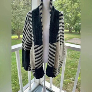 Kial cardigan sweater size large